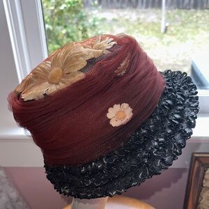 Vintage 50s/60s Black Raffia & Mesh Bucket Hat with Daisy Floral Embellishments